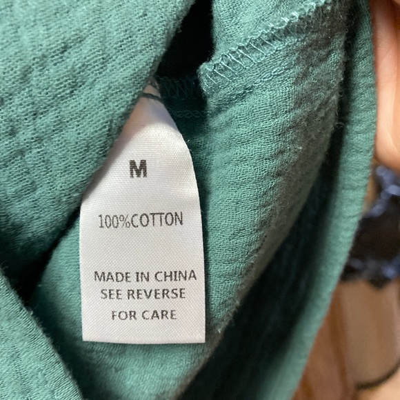 NWOT - Boutique Wishlist Apparel woman’s long sleeved blouse. - Picture 4 of 7